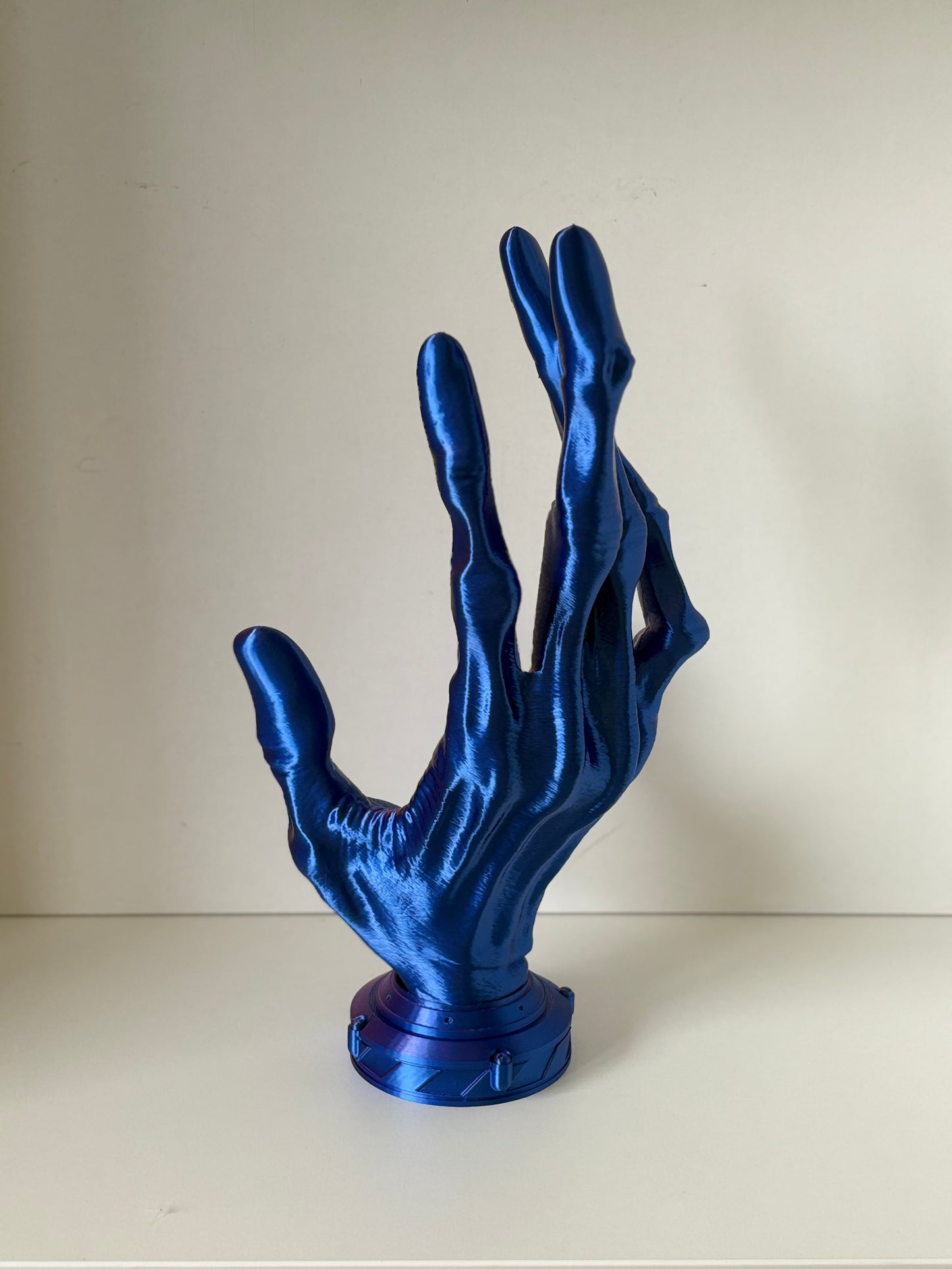 Porte manettes main alien